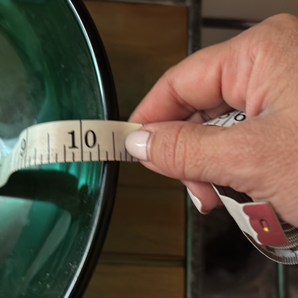 Vintage antique bright Green Glass Bowl with gold metal Base excellent condition - Picture 5 of 6